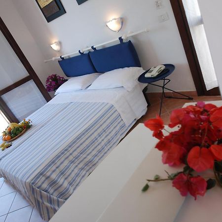 Hotel Club Santa Sabina Торре-Санта-Сабіна Екстер'єр фото