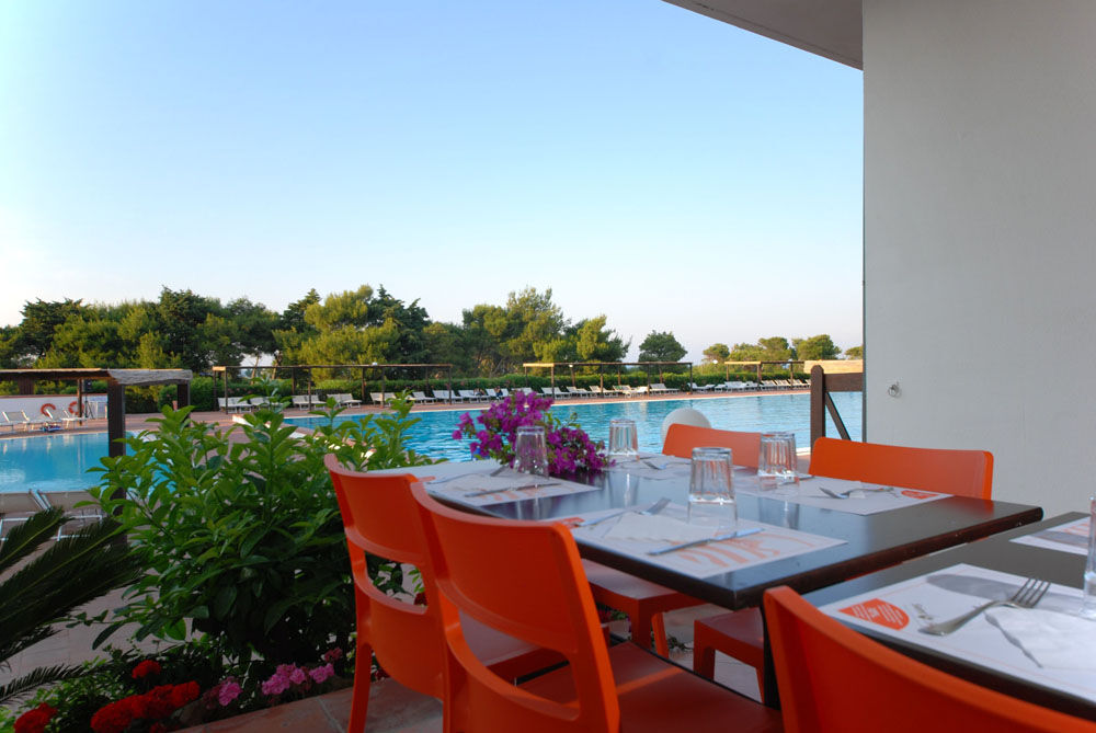 Hotel Club Santa Sabina Торре-Санта-Сабіна Екстер'єр фото